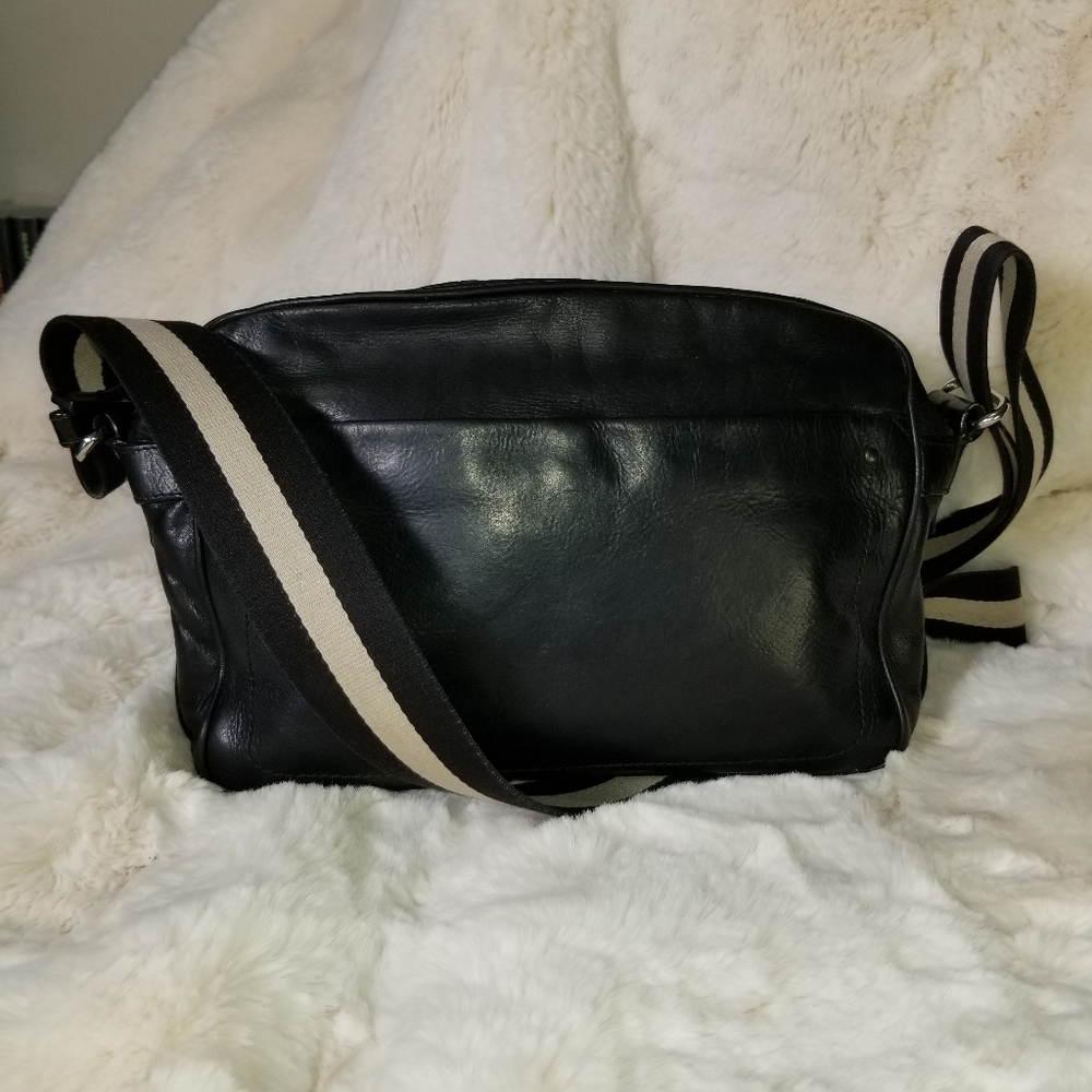 EUC Vintage BALLY Lambskin crossbody unisex in black leather